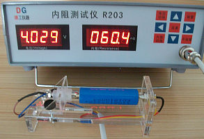 深圳德工 内阻测试仪器 电池电芯电压内阻检测仪器 R203